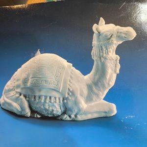 Avon Nativity Collectibles The Camel Porcelain Figurine. Excellent Condition.
